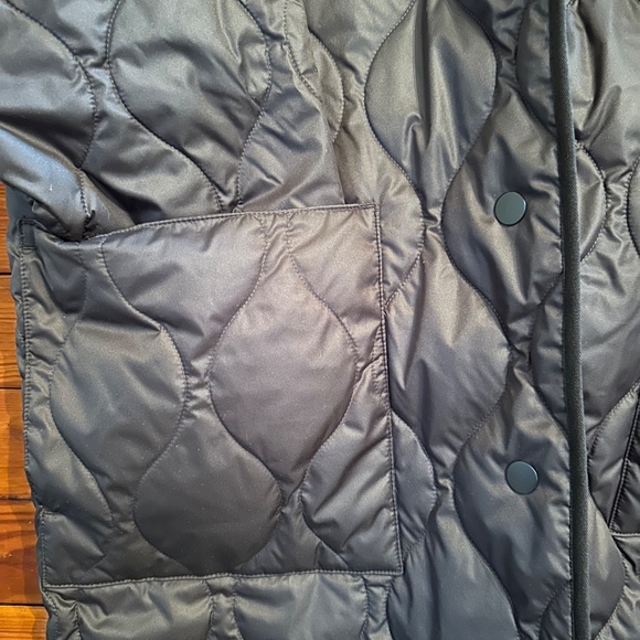 BRAND NEW Everlane Quilted Liner Coat - Picture 3 of 3